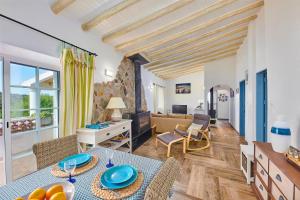 Laranjeira by Vintage Travel