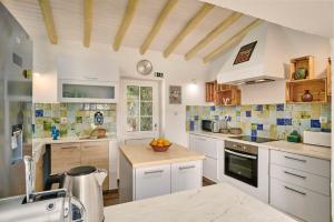 Laranjeira by Vintage Travel