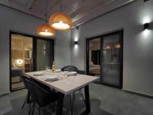 Filio by Vintage Travel