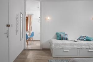 Porpor Apartments in Old Town by Irundo