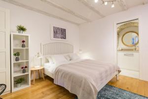 Porpor Apartments in Old Town by Irundo