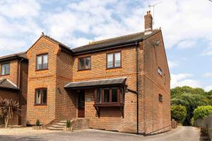 Huge 6 Bed House with Entertainment room and Hotub