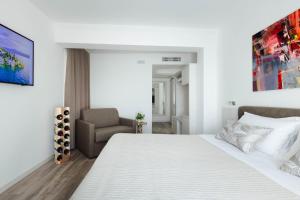 Deluxe Junior Suite with Lake View room in Hotel Giardinetto