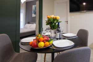 Luxury 2 bedroom apt in Athens center