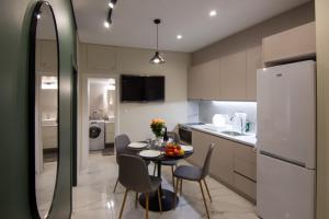 Luxury 2 bedroom apt in Athens center