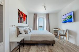Junior Suite with Lake View room in Hotel Giardinetto