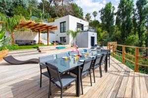 Villa modern Super-Cannes heated Pool, Parking, CLIM, 7 min to Cannes Beach