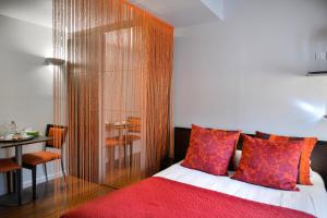 Logis Hotels Le Saint Georges : photos des chambres