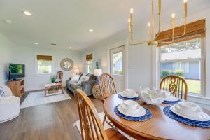 Waterfront Vacation Rental Home on Newport River!