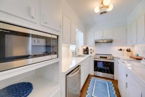 Waterfront Vacation Rental Home on Newport River!