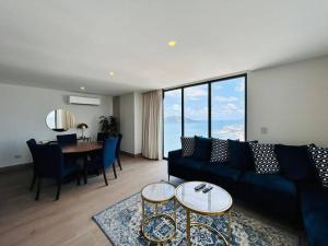 Elegante con vista al mar y malecón by G P S rentas