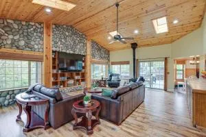 Mi-Wuk Village Vacation Rental with Multi-Level Deck - Twain Harte