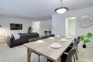 Luxury apartment at Crystal City with Amazing Amenities - Addison Heights