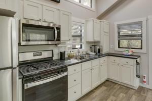 Fishing Pond Minervas Cottage in West Point!