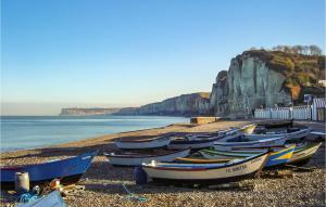 Maisons de vacances Nice Home In tretat With Wifi And 4 Bedrooms : photos des chambres