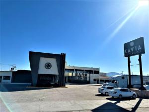 KAVIA MEOQUI HOTEL & SUITES