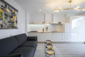 Proche Monaco, vue mer, accès plage et jardin privatif