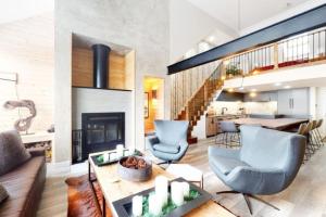 Renovated Condo In West Keystone With Balcony, Hot Tub, Pool & Free Shuttle To Slopes!