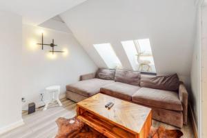 Renovated Condo In West Keystone With Balcony, Hot Tub, Pool & Free Shuttle To Slopes!