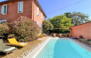 Maisons de vacances Beautiful home in Cannes-et-Clairan with Outdoor swimming pool, 4 Bedrooms and WiFi : photos des chambres