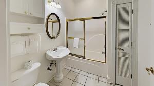 Serene 4 Bdrm Condo Beach Access, Resort Amenities