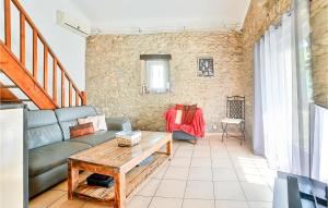 Maisons de vacances Amazing Home In Saint-privat-des-vieux With Wifi And 1 Bedrooms : photos des chambres