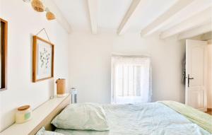 Maisons de vacances Amazing Home In Saint-privat-des-vieux With Wifi And 1 Bedrooms : photos des chambres