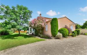 Maisons de vacances Stunning Home In Pernes-les-fontaines With Outdoor Swimming Pool, Wifi And 4 Bedrooms : photos des chambres