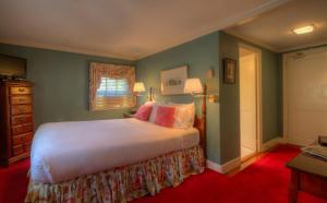 Queen Room room in Francis Malbone House