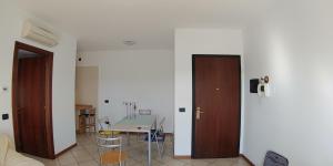 Villa4Holydays - M1 subway