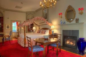 Newport (RI) Francis Malbone House 4-Star Accommodation suite