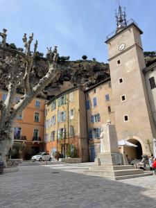 Cosy & Chill Appartements - Au coeur du village de Cotignac, en Provence : photos des chambres