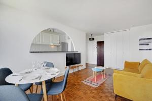 Appartements Amazing panoramic view facing Parc de La Villette - Apartment 4P : photos des chambres