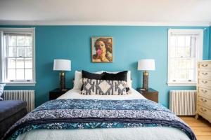 Beautiful fully-furnished Colonial in Millersville