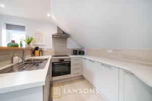 Windsor 1BR Gem with Free Parking