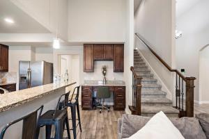 City Escape BBQ Yard WiFi Games Pets Welcome