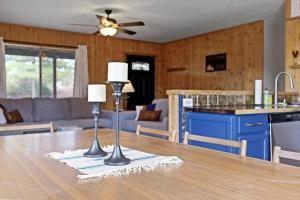 Newly Remodeled Pet Friendly Strawberry Cabin