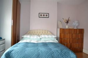 Nice 3 Bedroom House Ealing