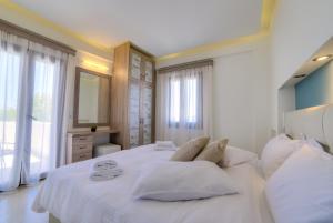 One-Bedroom Apartment (2-4 Adults)  room in Ifestos Villa