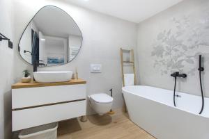 Seafront villa with roofpool, perfect getaway