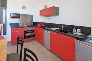 Appartements Appartement pour 3 personnes Sur la plage Les pieds dans leau : photos des chambres