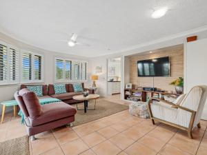 Shoreline 3 Beachfront Apartment