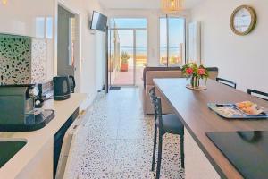 Appartements Appartement Confort pour 2 personnes Sur la plage Les pieds dans leau : Appartement 1 Chambre