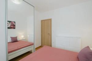 Family friendly house with a swimming pool Vrsine, Trogir - 21602