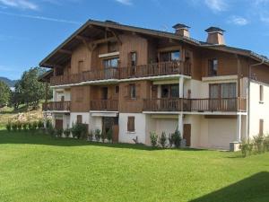 Appartements Appartement cosy avec terrasse - 6 pers, proche pistes et commerces, parking inclus - FR-1-595-81 : photos des chambres