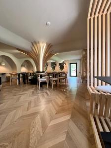 Garden Retreat Junior