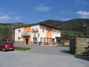 德国钟旅馆 - 安格