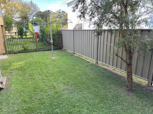 1 Bedroom Apartment near Graftons Waterfront