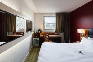 Hotels Holiday Inn Clermont Ferrand Centre, an IHG Hotel : photos des chambres