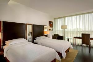 Deluxe, Guest room, 2 Twin/Single Bed(s) room in Sheraton Porto Hotel & Spa